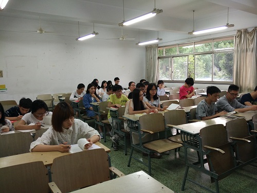 理学分院党支部开展“两学一做”专题支部学习