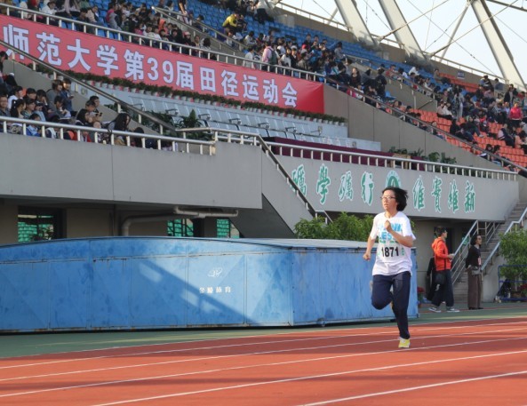【赛况】女子甲组七项全能之200米：宠辱不惊，笑看赛场风云