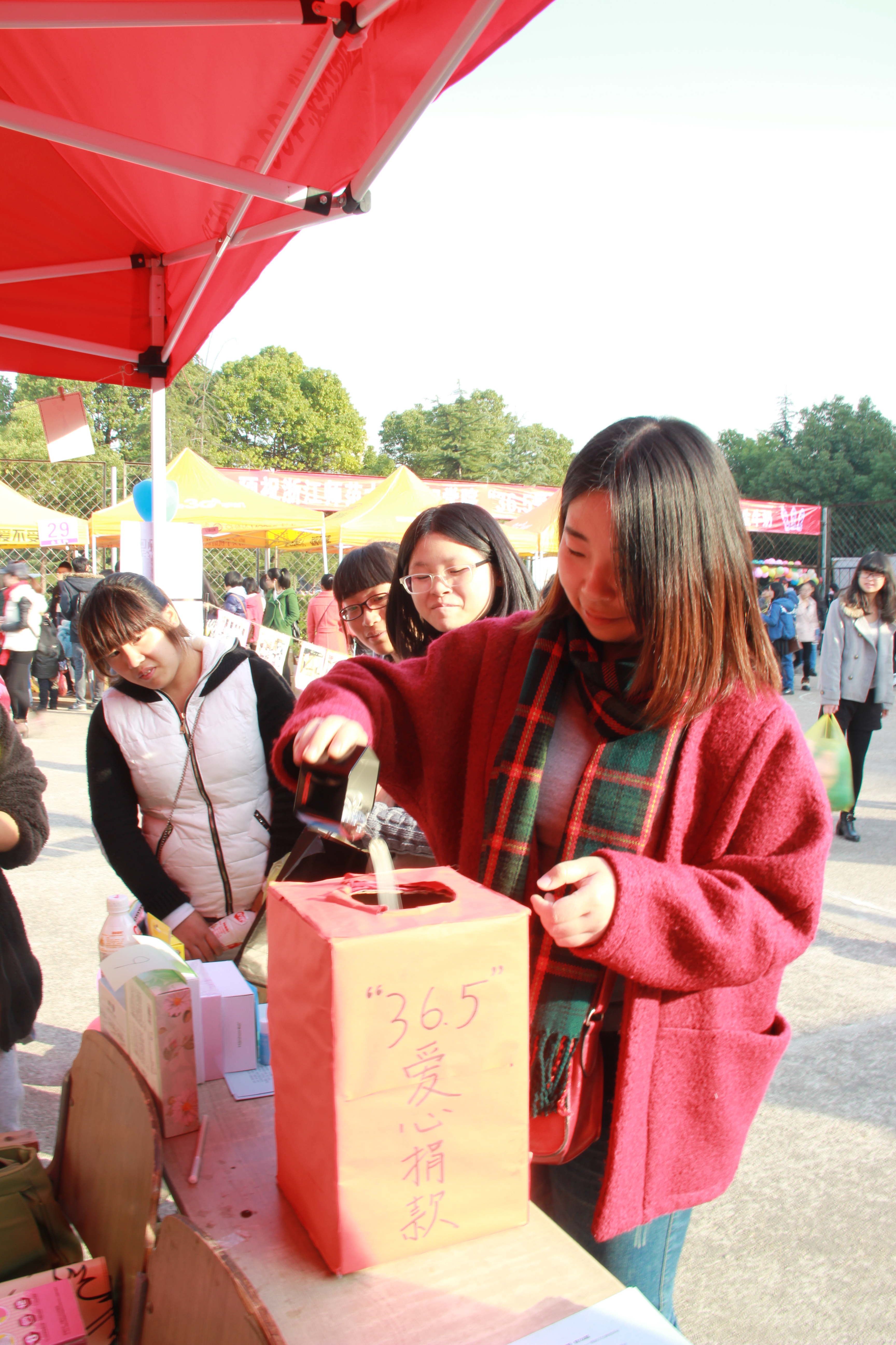 一路坚持的行知志愿人  服务5000小时的行动